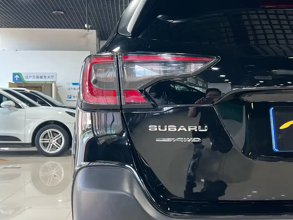 Subaru Outback — фото 5