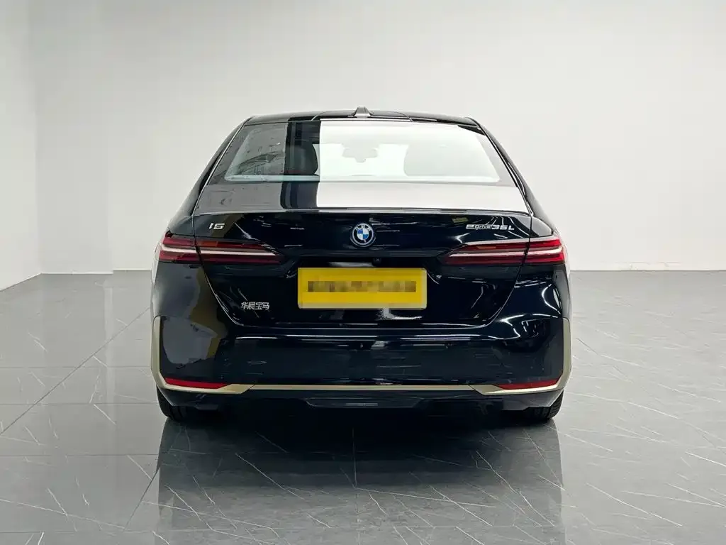 BMW i5 — фото 10