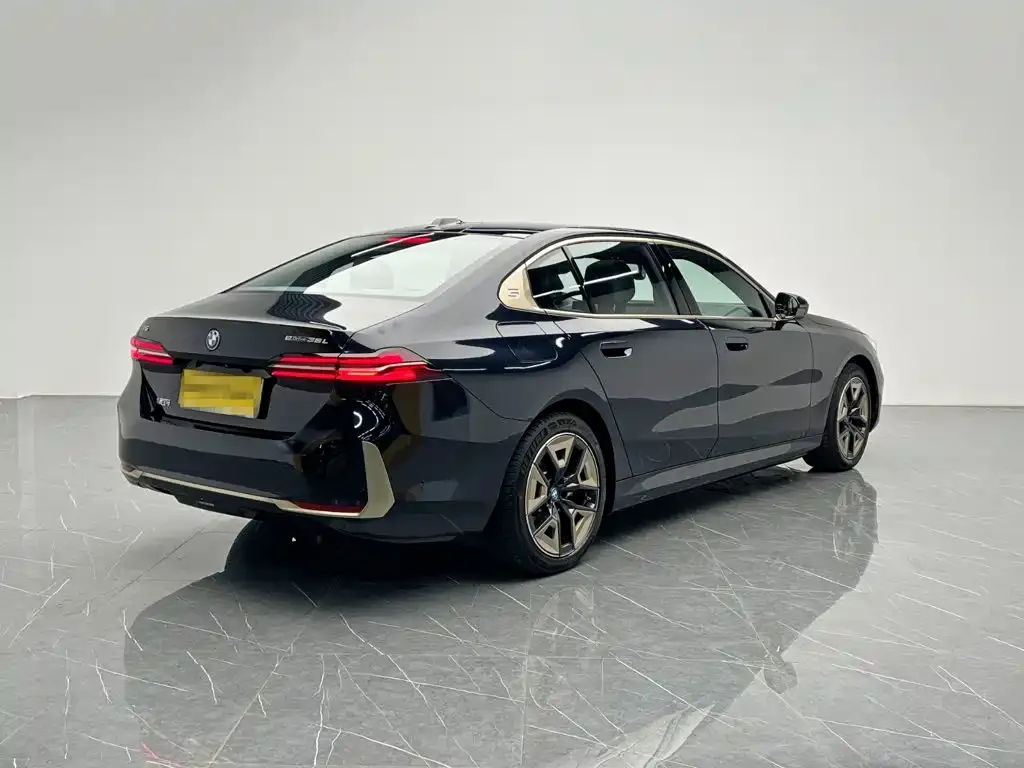 BMW i5 — фото 6