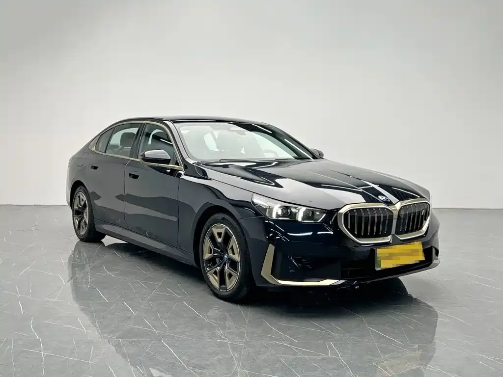 BMW i5 — фото 3