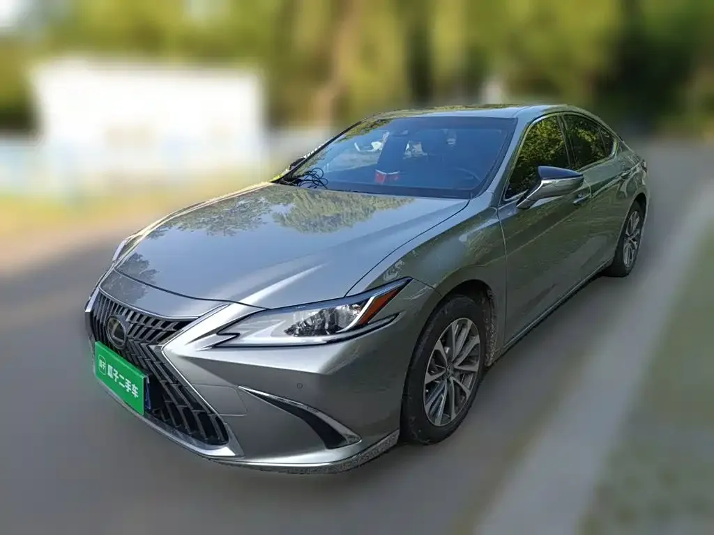 Lexus ES — фото 1