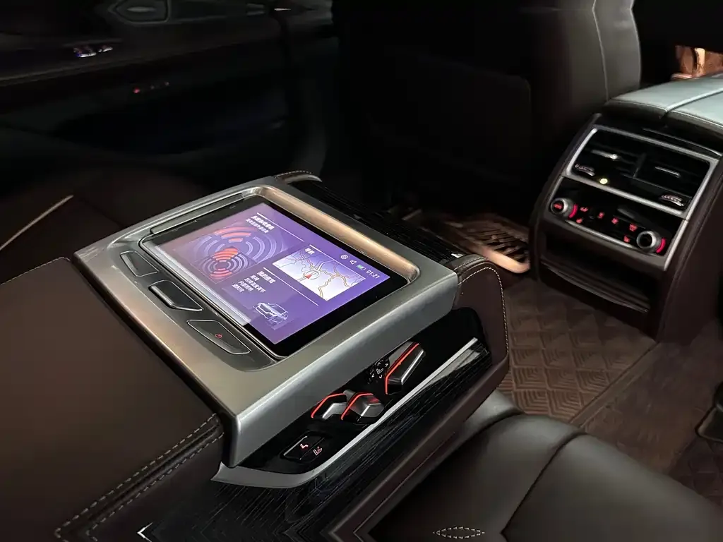 BMW 7 Series 2021 из CN, фото 9