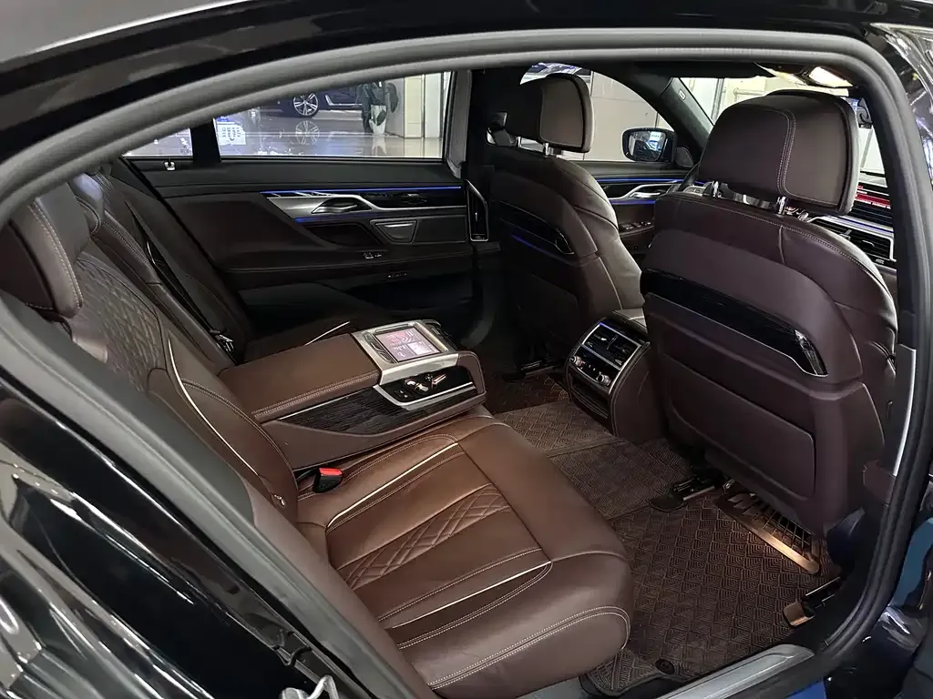 BMW 7 Series 2021 из CN, фото 6