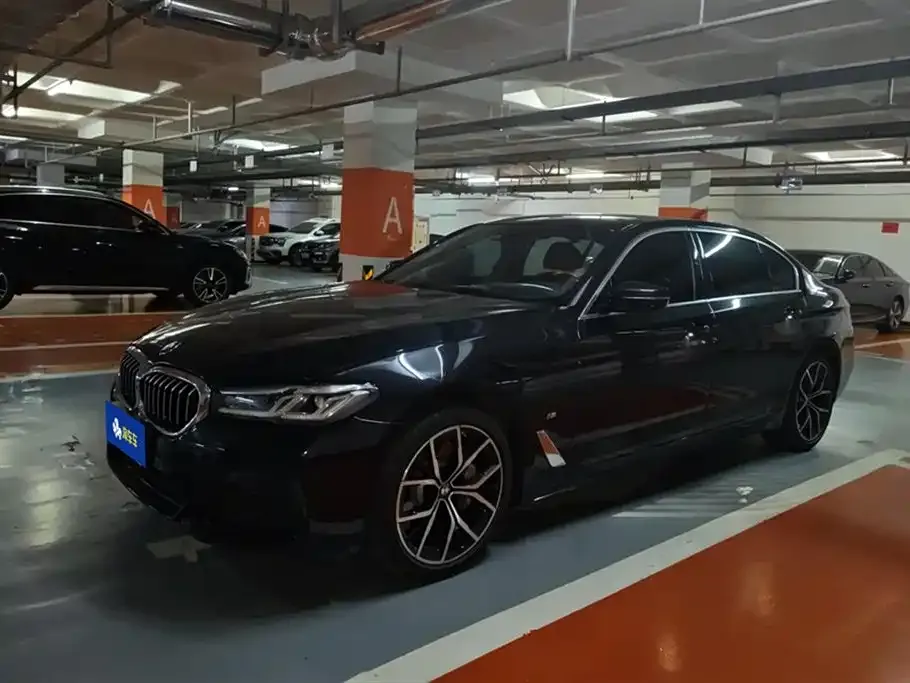 BMW 5 Series — фото 1