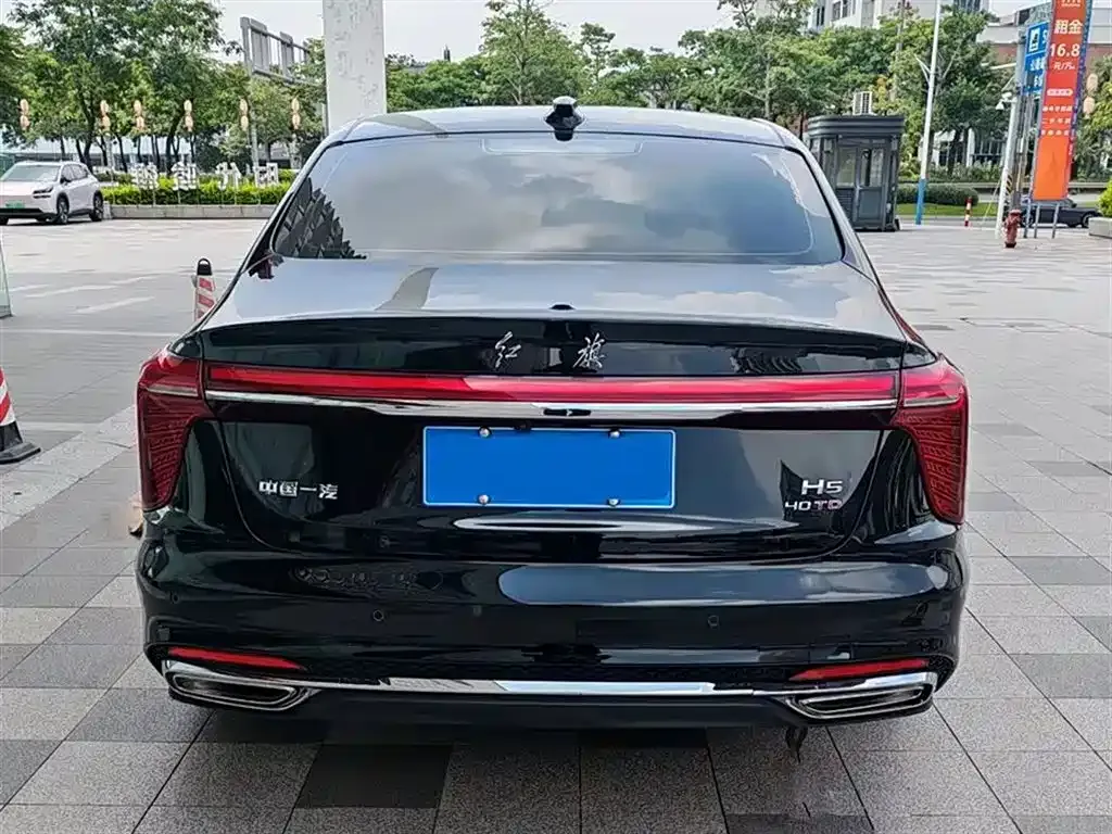 Hongqi H5 — фото 8