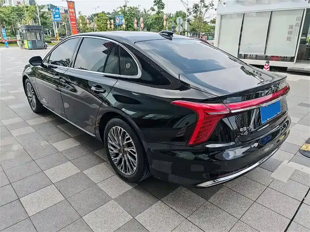 Hongqi H5 — фото 6
