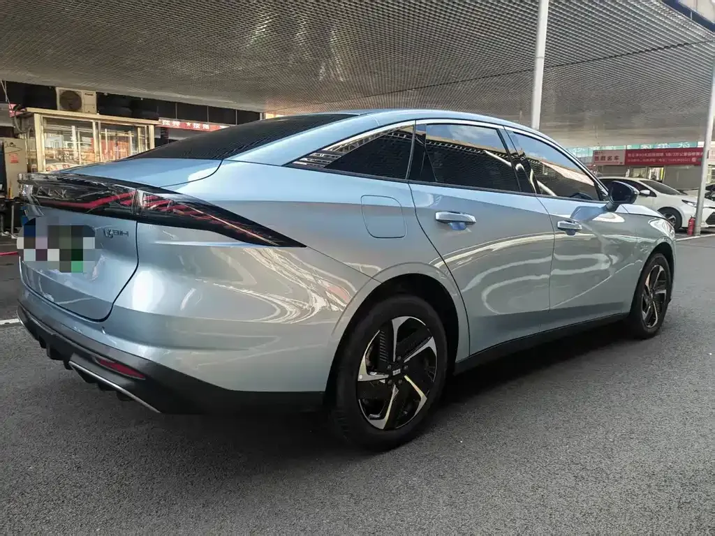 Geely Galaxy L6 — фото 9