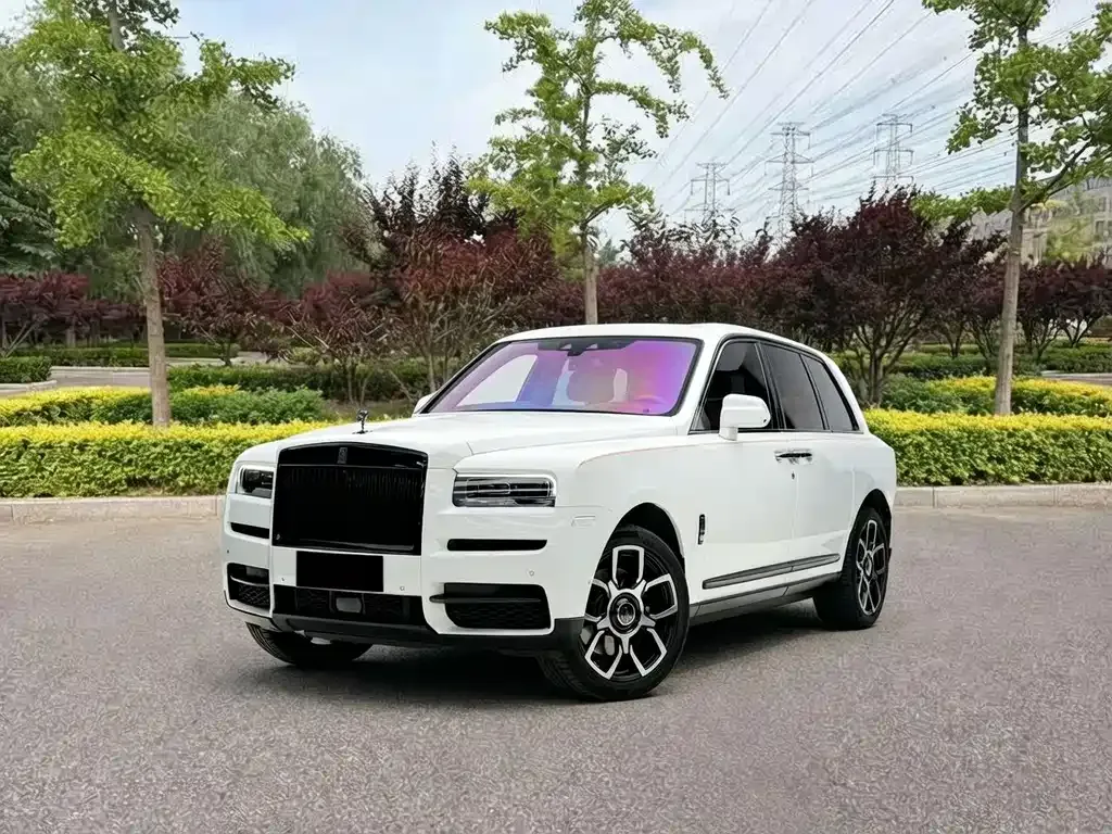 Rolls-Royce Cullinan — фото 1