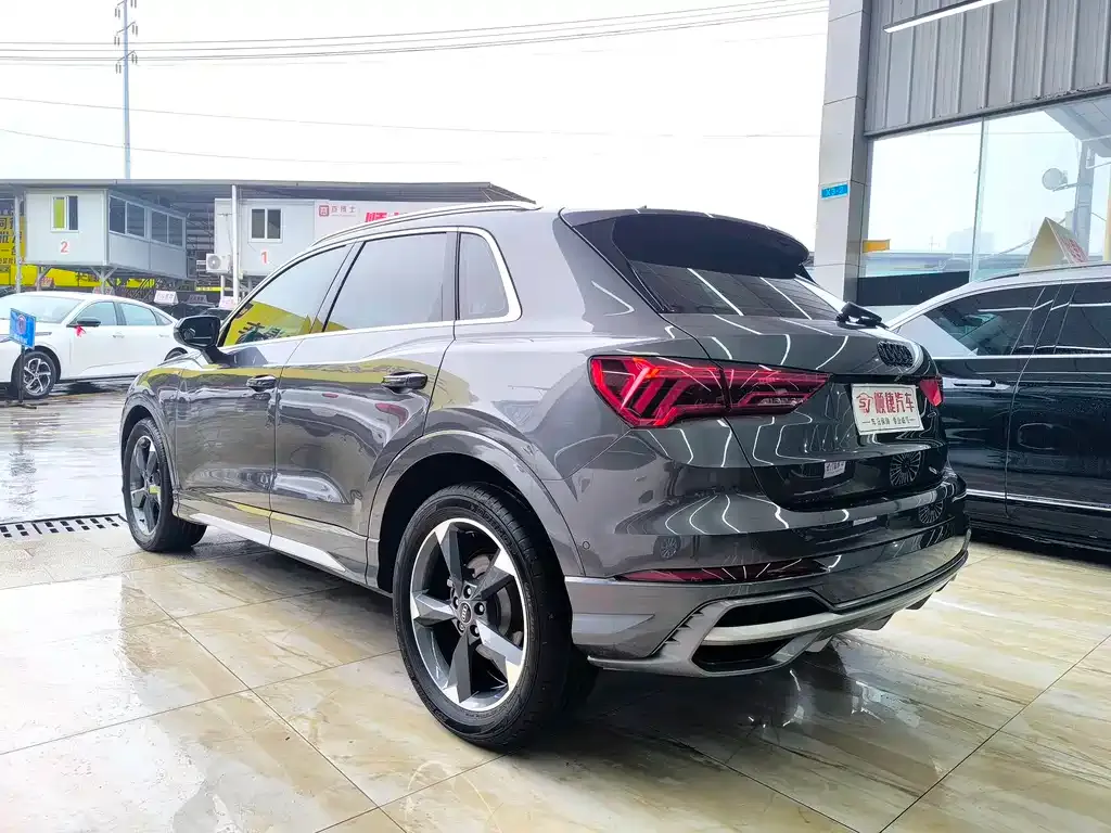 Audi Q3 — фото 7