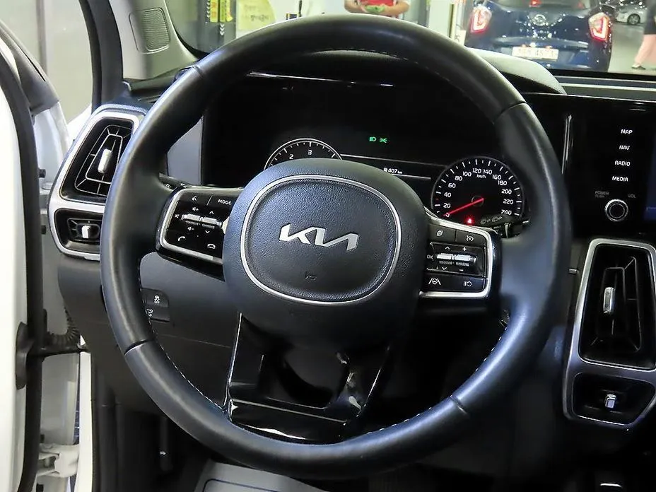 Kia Sorento — фото 10