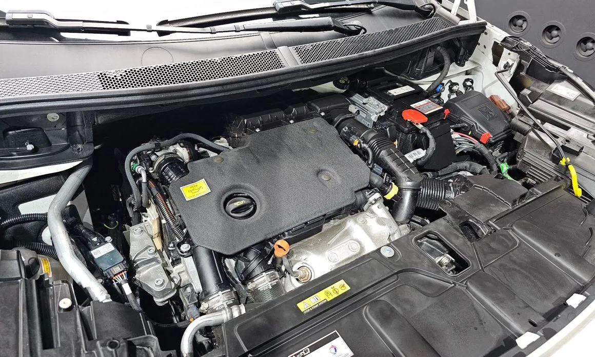 Peugeot 5008 2022 из KR, фото 6