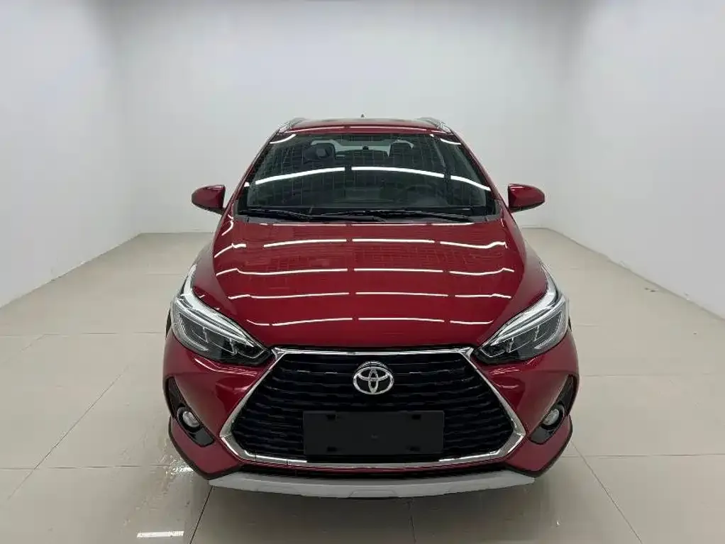 Toyota Yaris L — фото 4