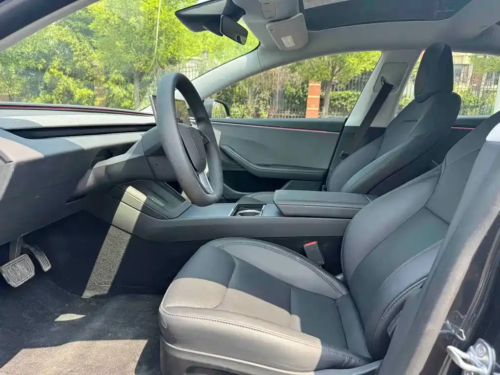 Tesla Model 3 — фото 3