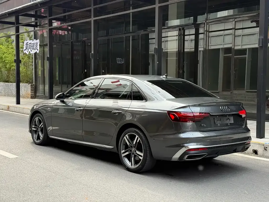 Audi A4L — фото 5