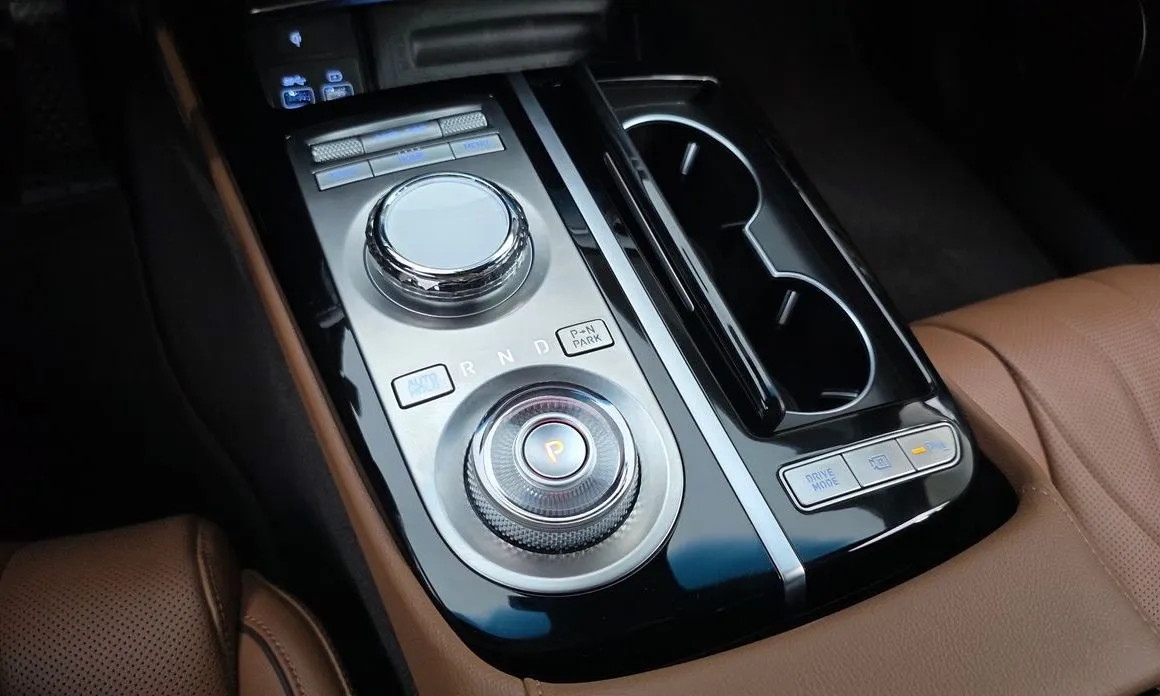 Genesis G80 — фото 9