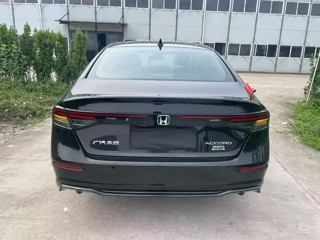 Honda Accord — фото 8