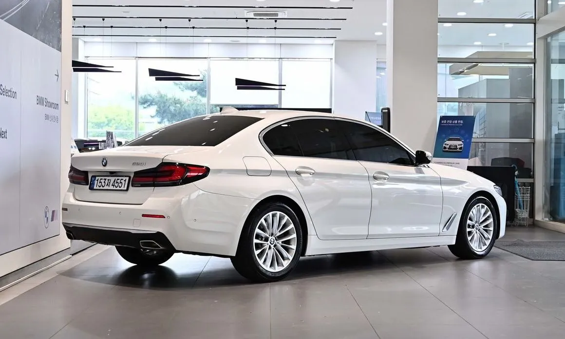 BMW 5-Series — фото 10