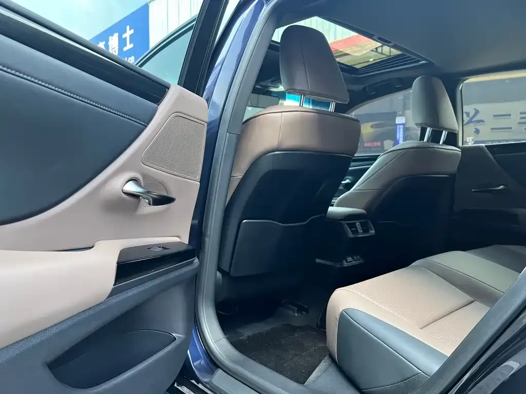 Lexus ES 2024 из CN, фото 6