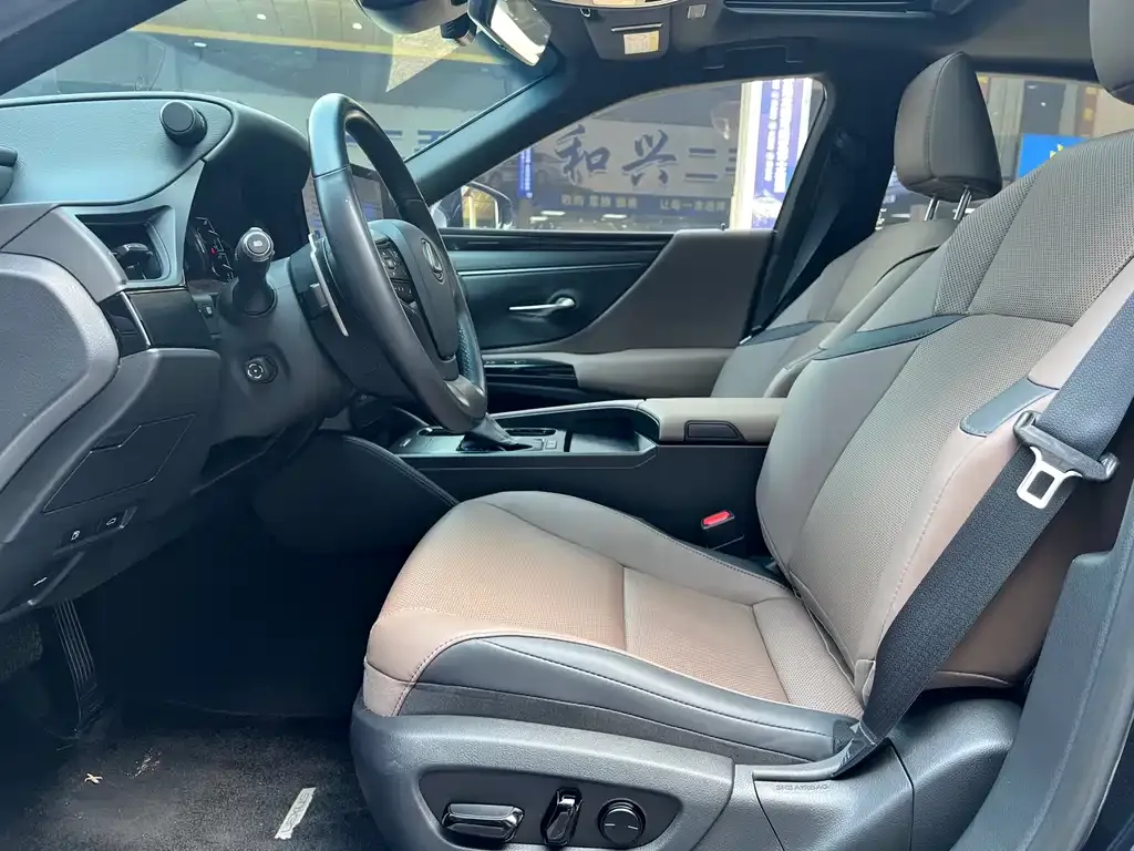 Lexus ES 2024 из CN, фото 2