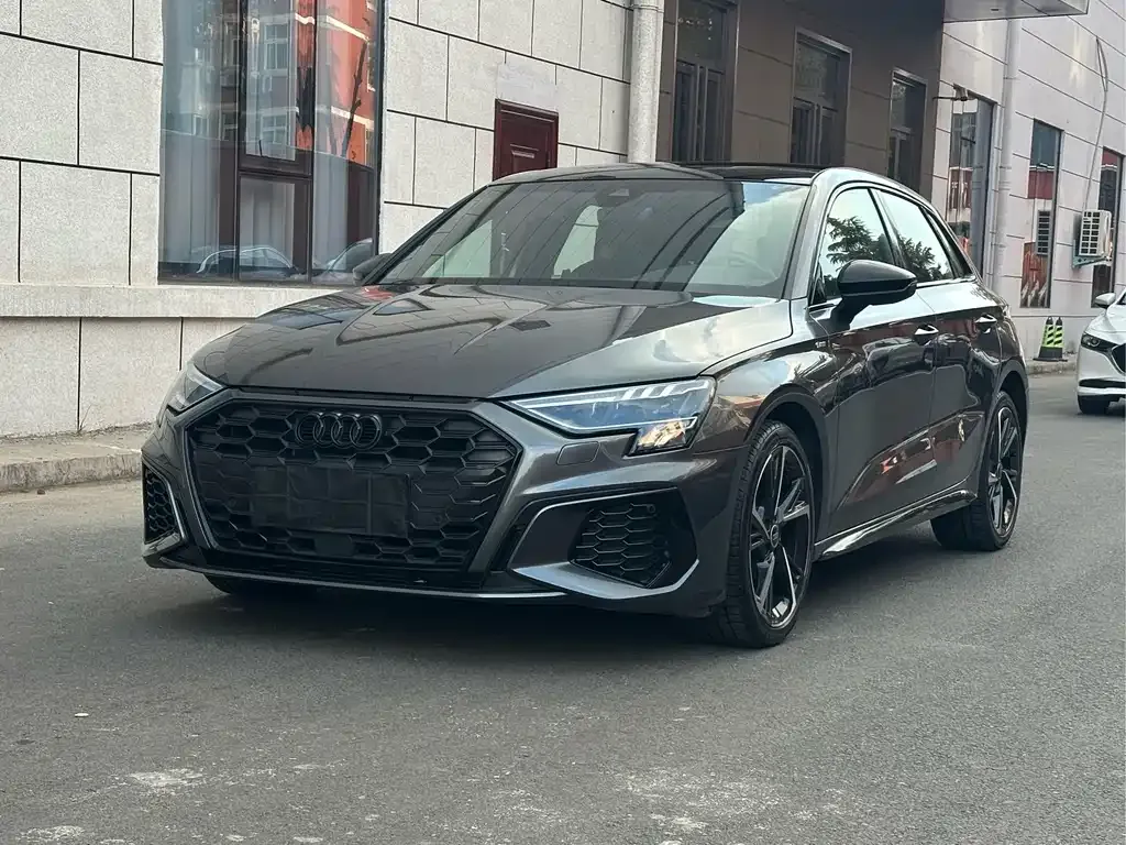 Audi A3 — фото 1