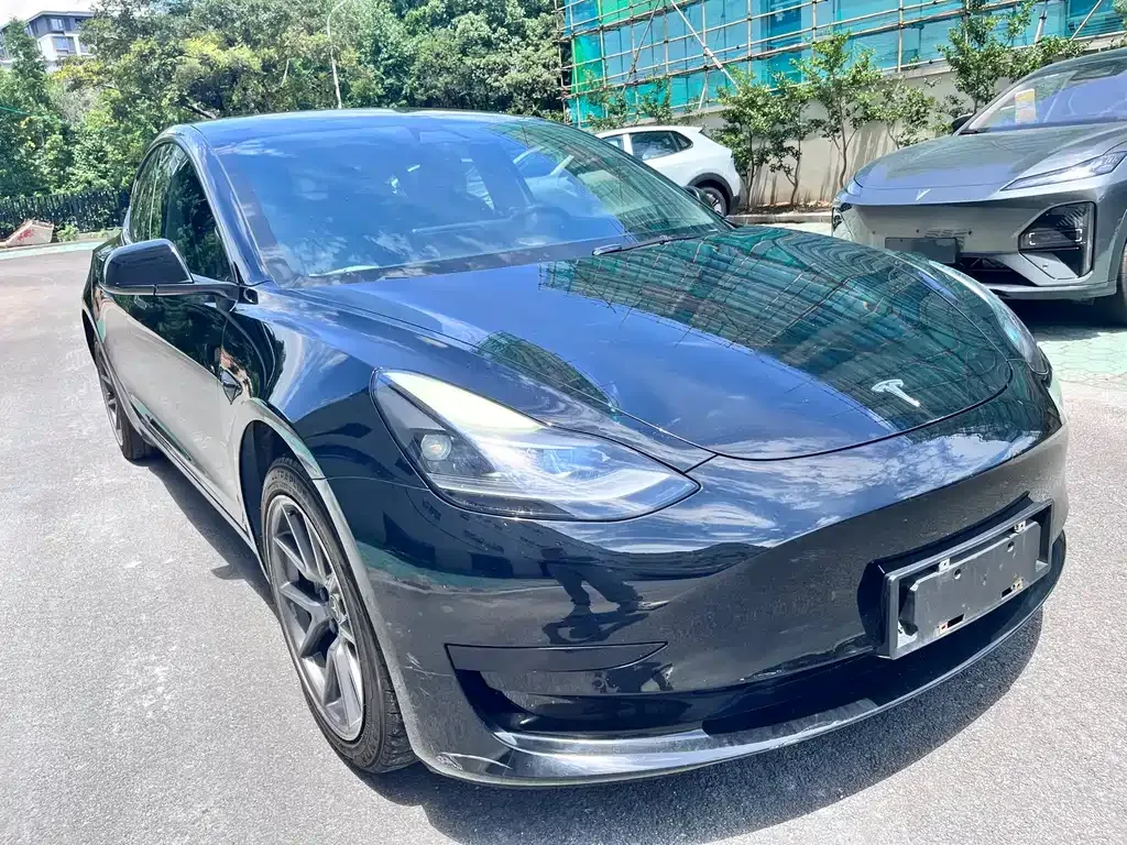 Tesla Model 3 — фото 10