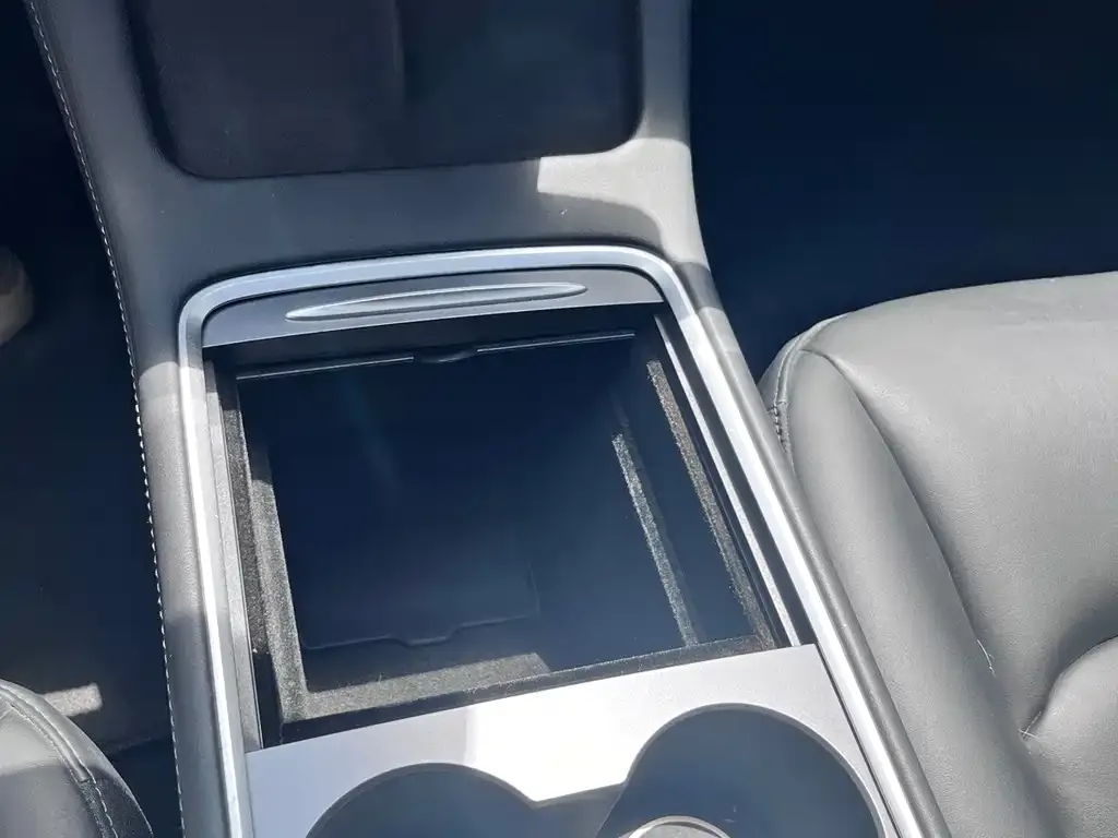 Tesla Model 3 — фото 6