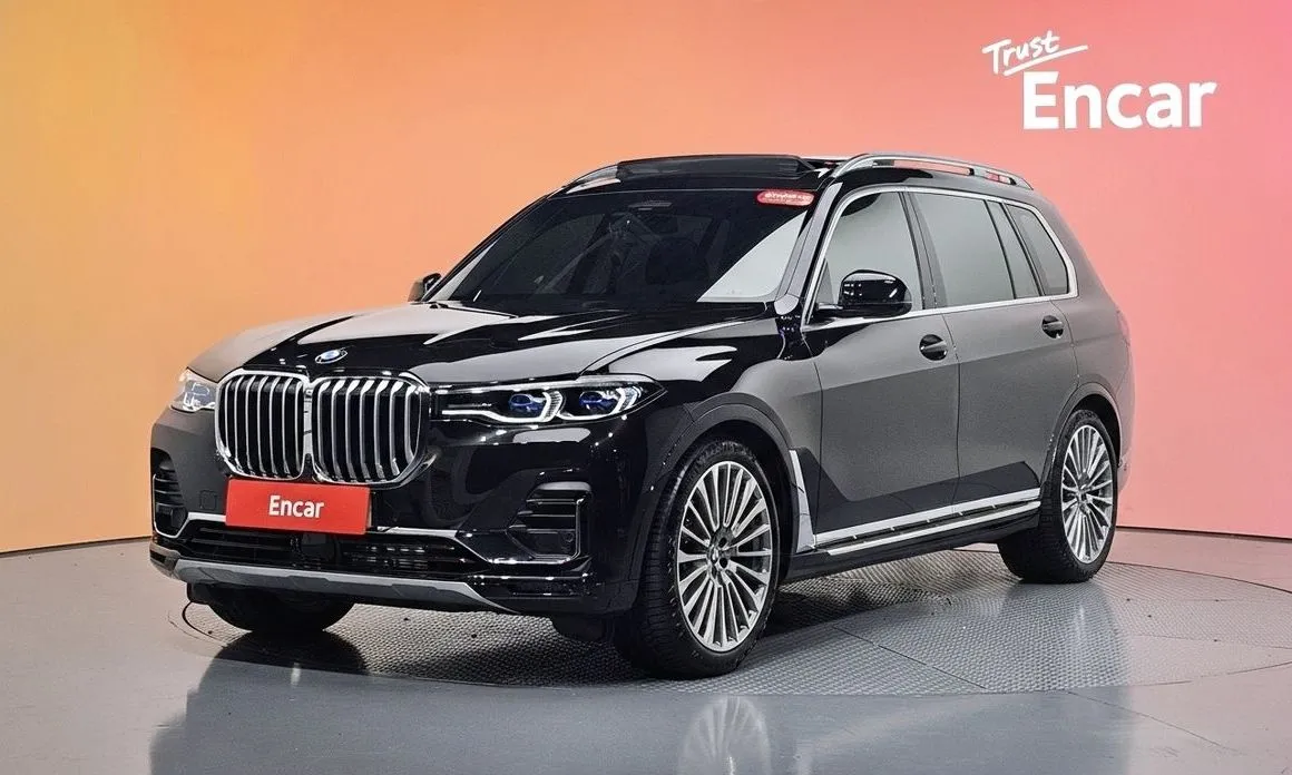 BMW X7 xDrive 40i Design Pure Excellence 7-Seater 1