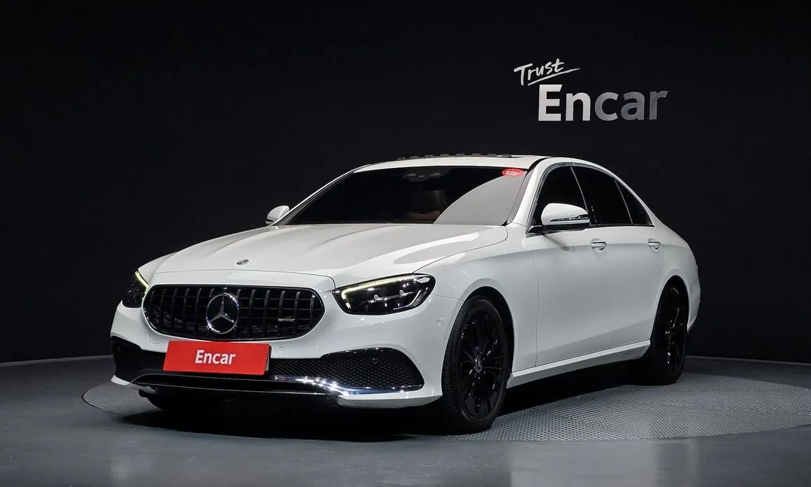 Mercedes-Benz E-Class — фото 1