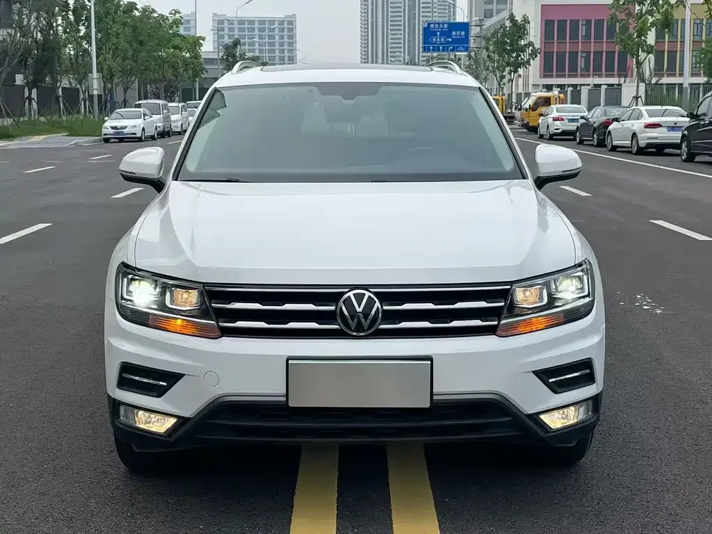 Volkswagen Tiguan L 2021 из CN, фото 5