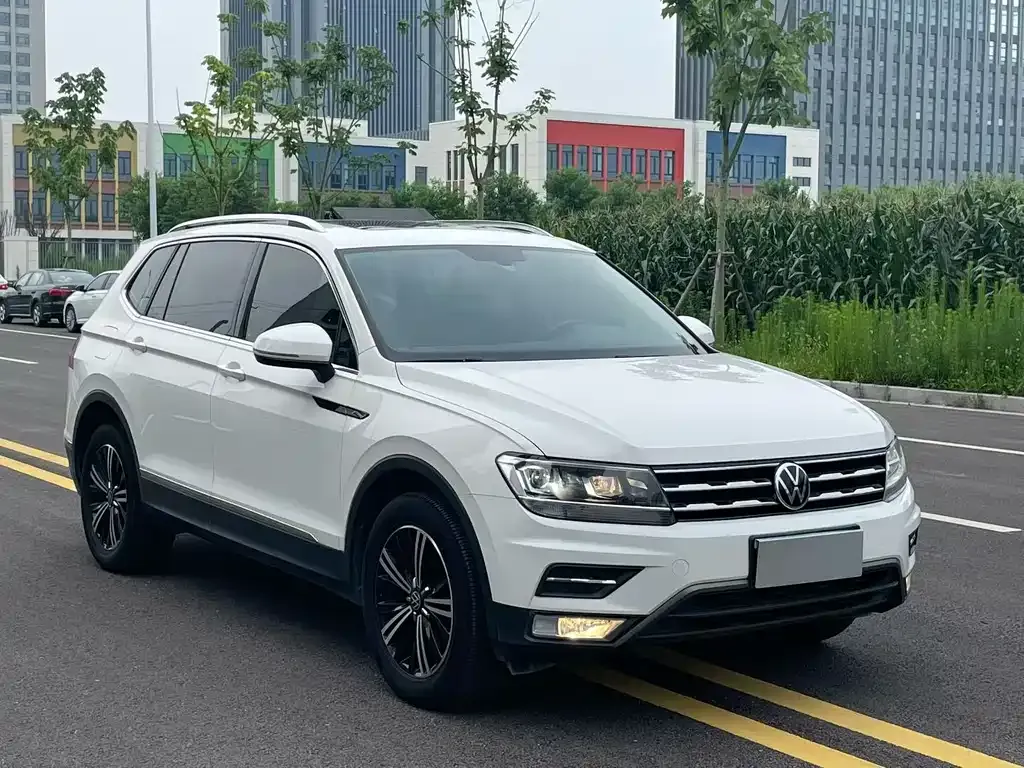 Volkswagen Tiguan L 2021 из CN, фото 8