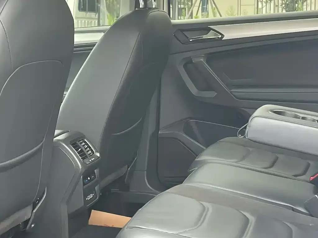 Volkswagen Tiguan L 2021 из CN, фото 2