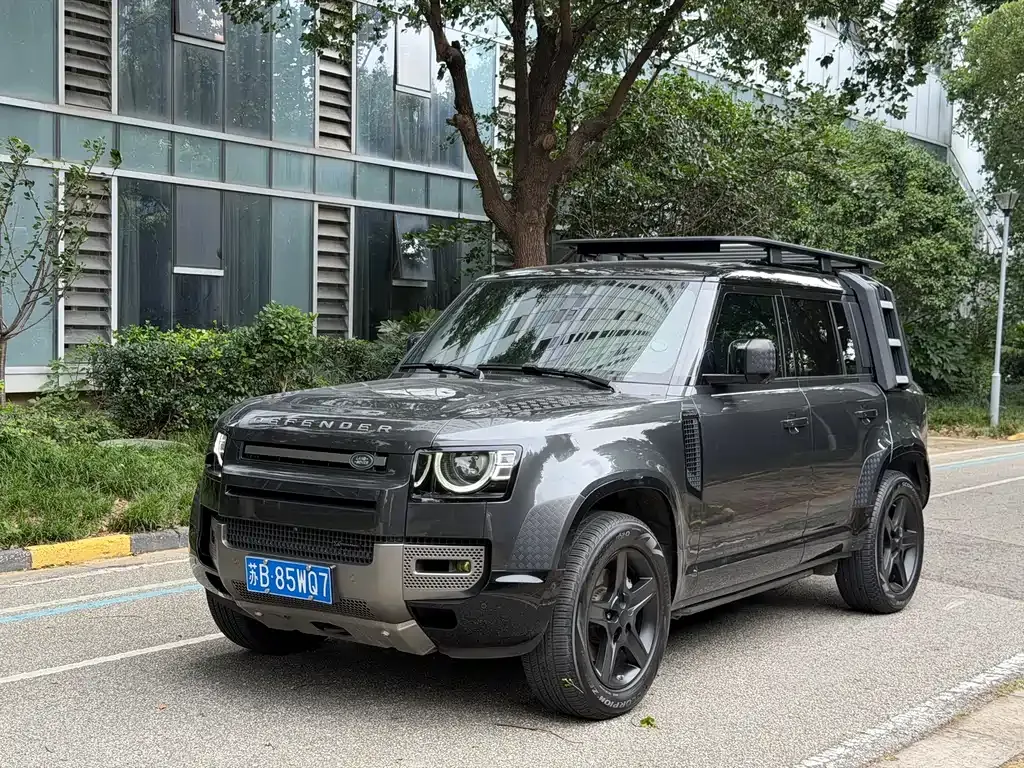 Land Rover Defender — фото 1