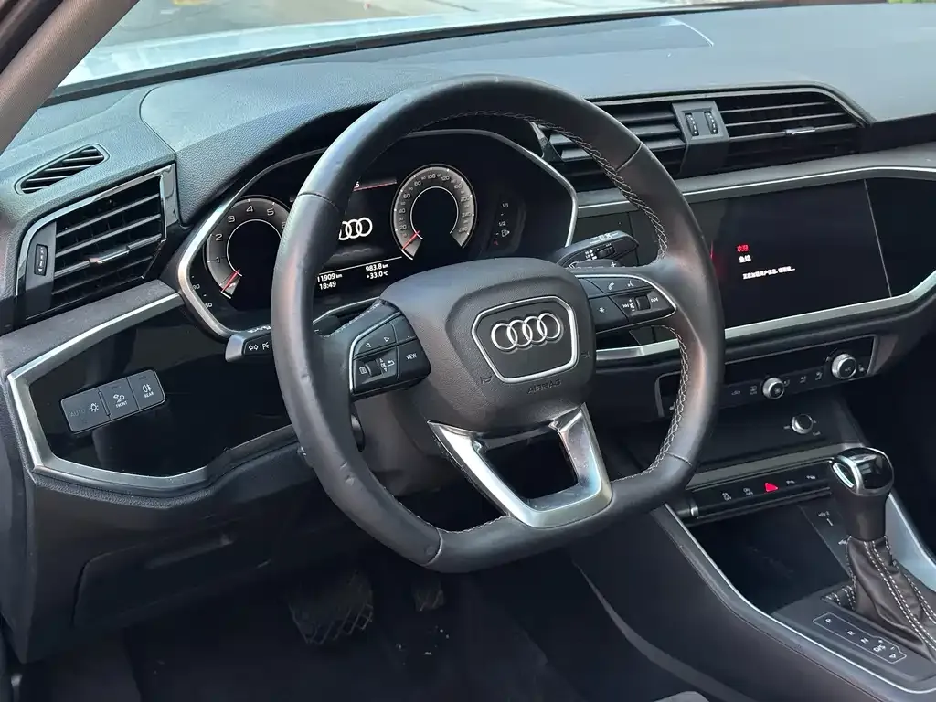 Audi Q3 — фото 8