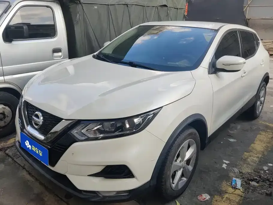 Nissan Qashqai — фото 1