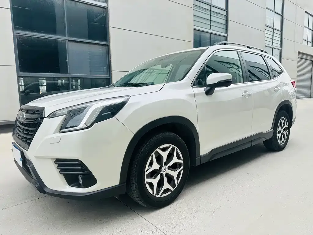 Subaru Forester — фото 1