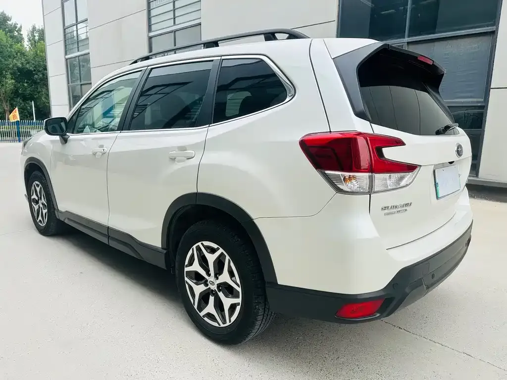 Subaru Forester — фото 7