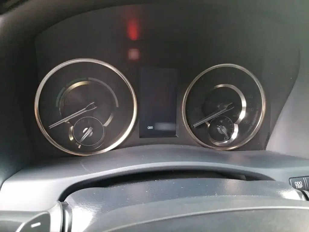 Toyota Alphard — фото 10