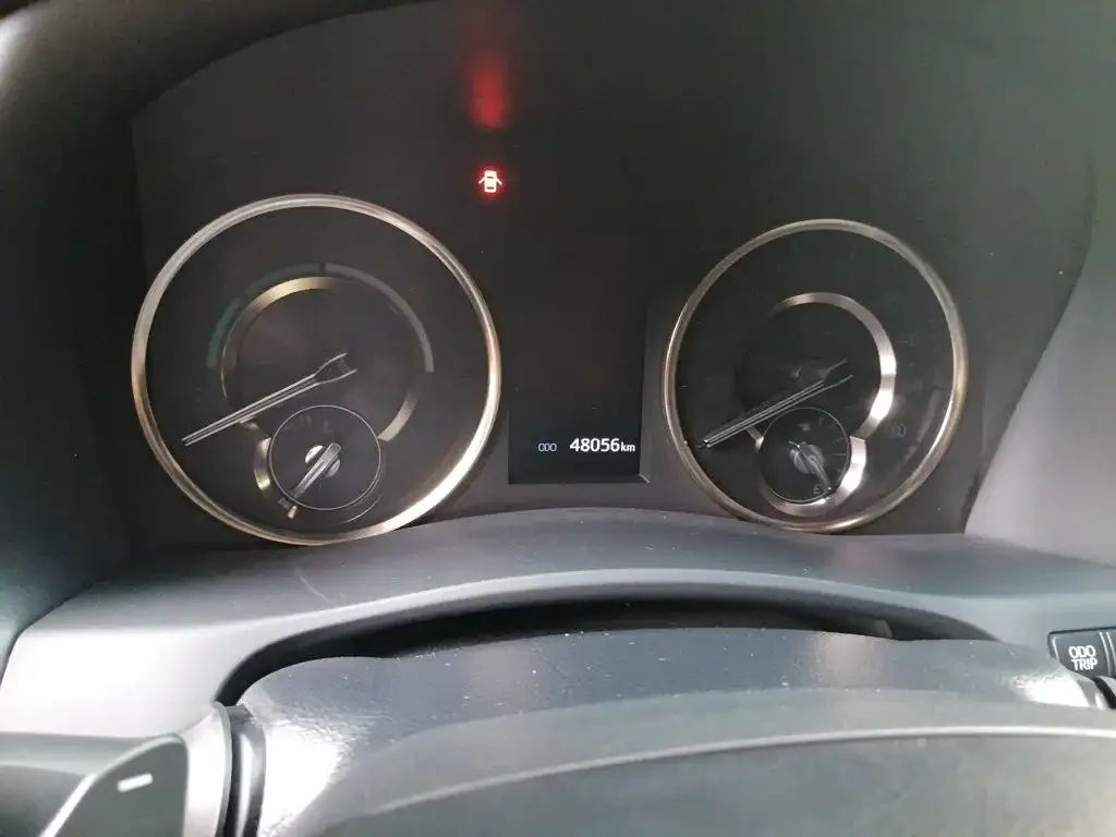 Toyota Alphard — фото 2