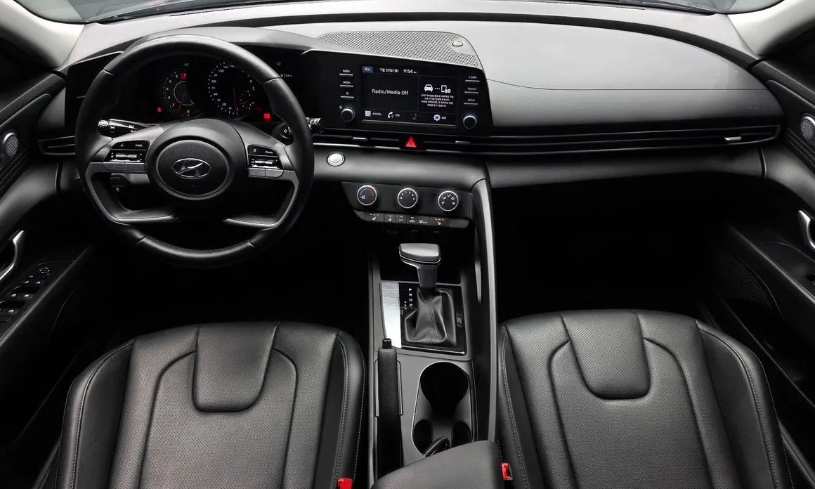 Hyundai AVANTE — фото 2