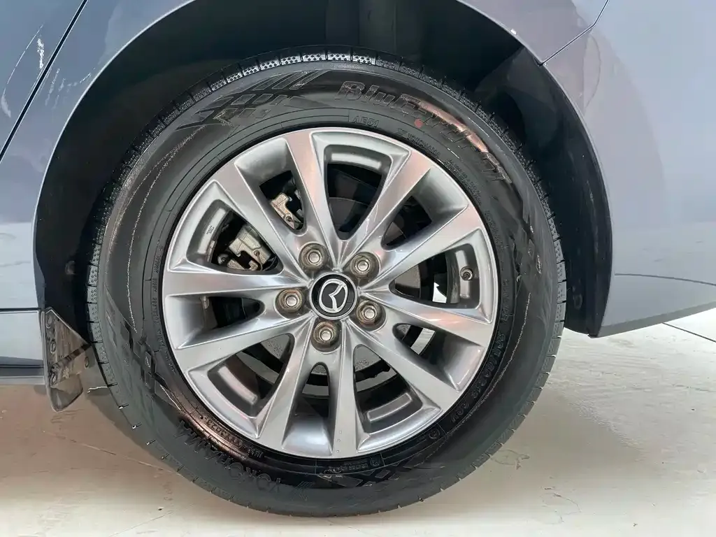 Mazda 3 Axela — фото 10