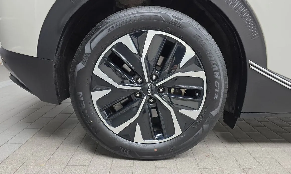 Kia EV6 — фото 10