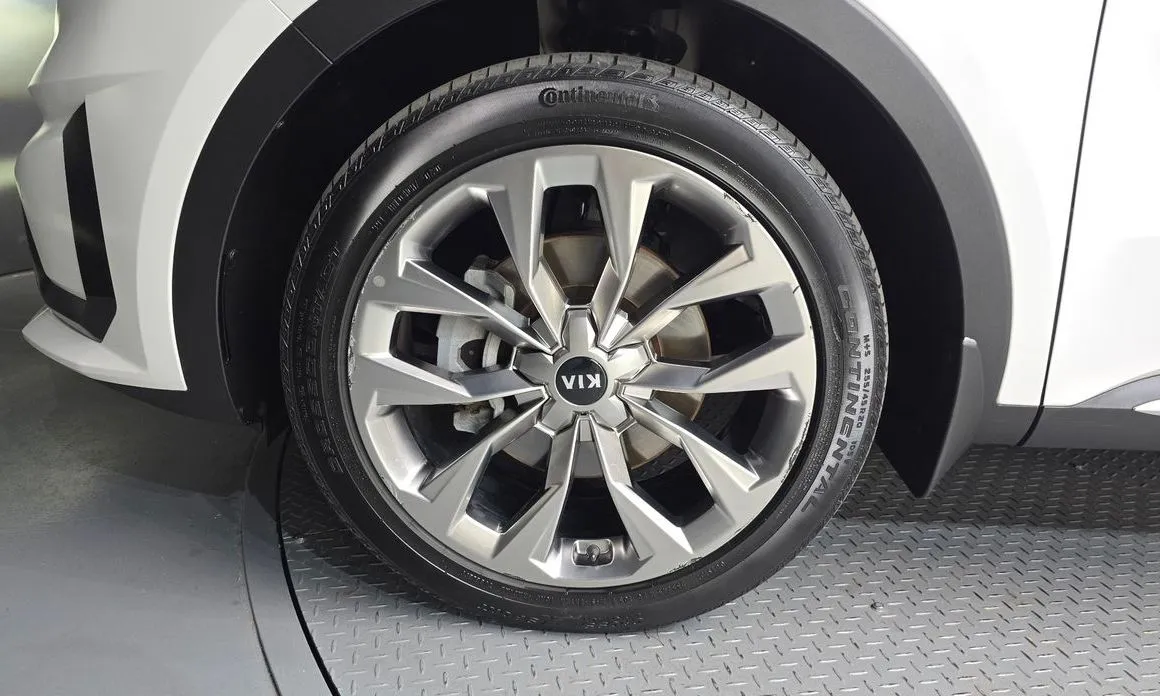 Kia Sorento — фото 8