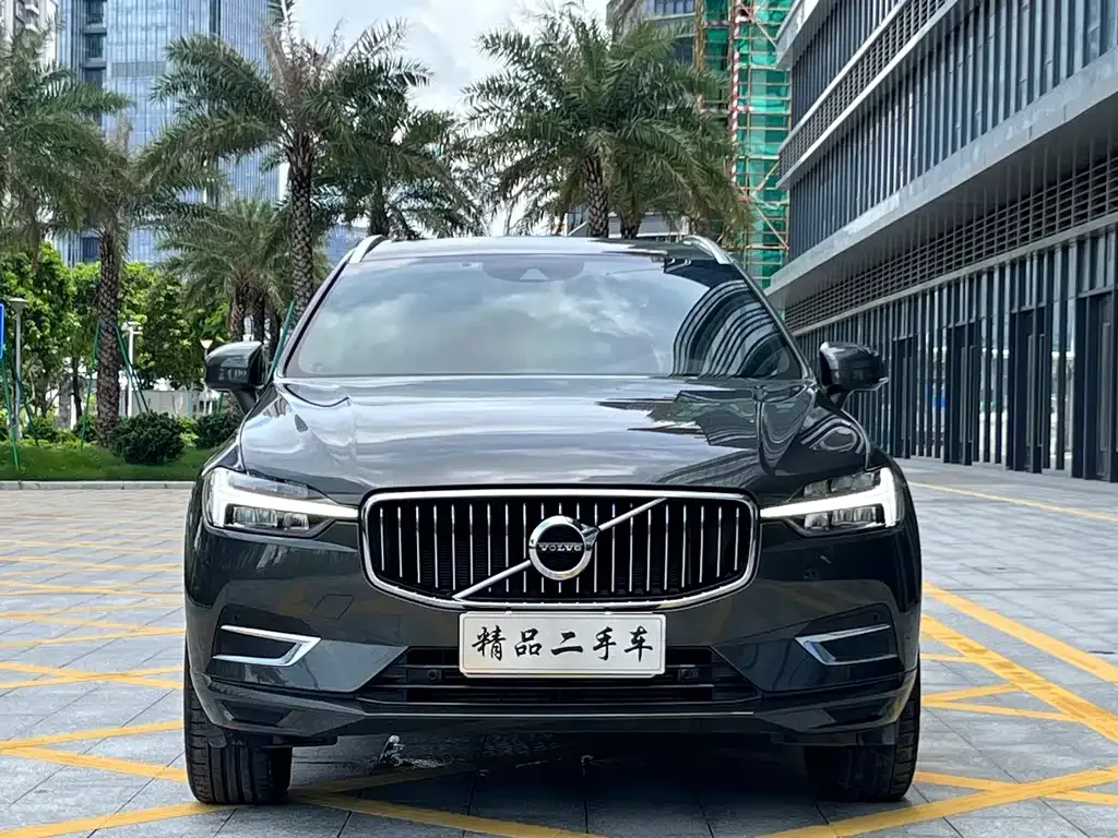 Volvo XC60 — фото 8
