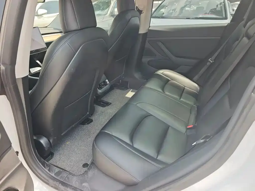 Tesla Model 3 — фото 3