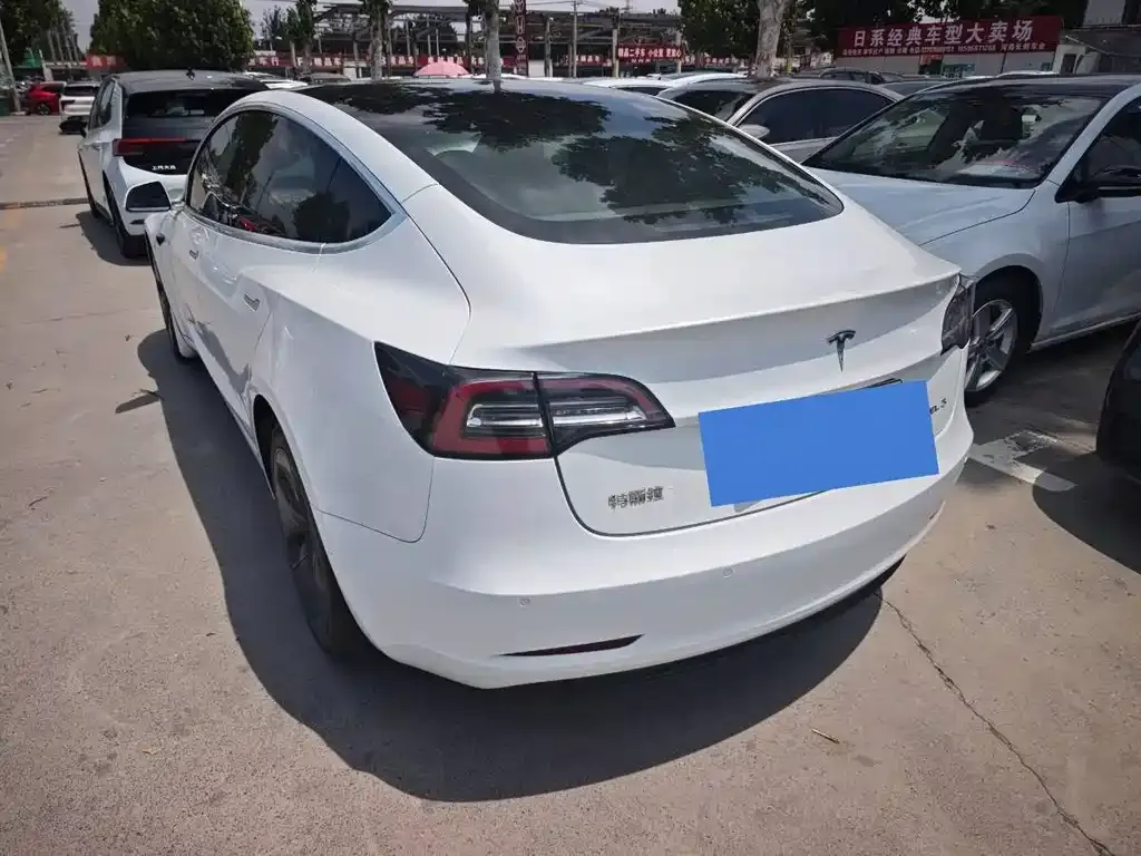Tesla Model 3 — фото 6