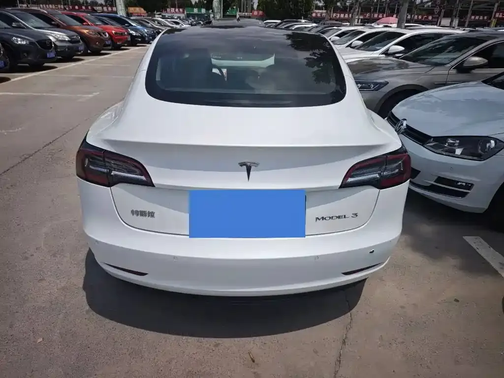 Tesla Model 3 — фото 4