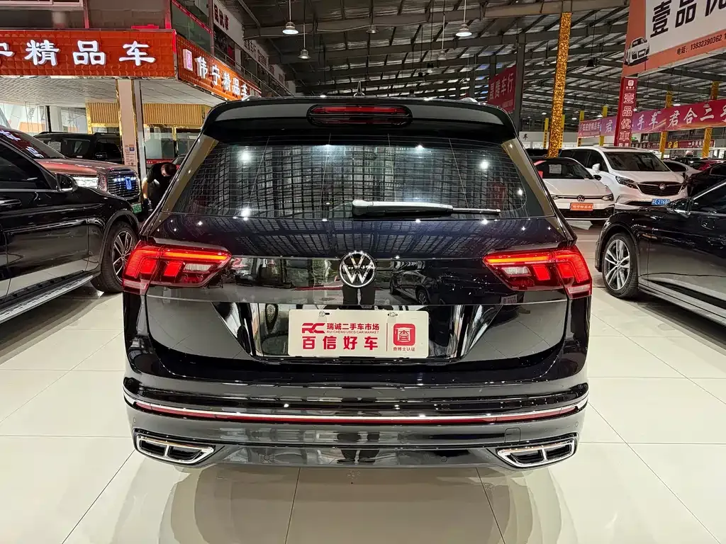 Volkswagen Tiguan L — фото 9
