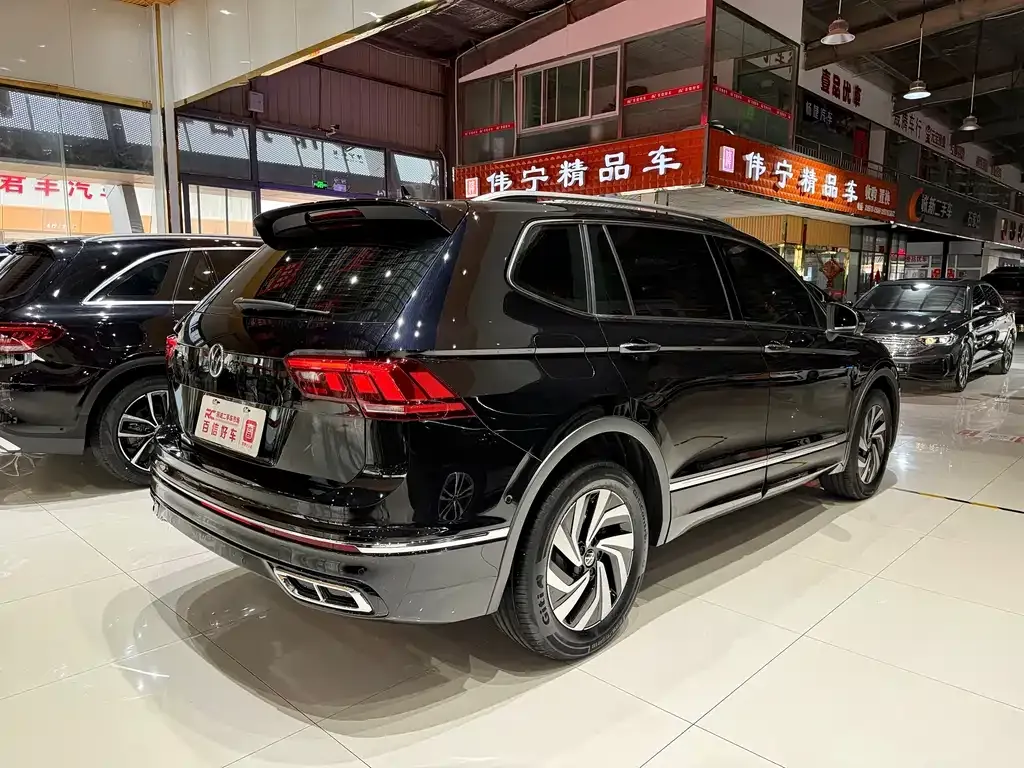 Volkswagen Tiguan L — фото 4