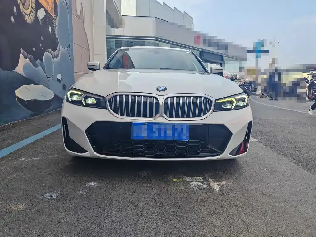 BMW 3 Series 2023 из CN, фото 2