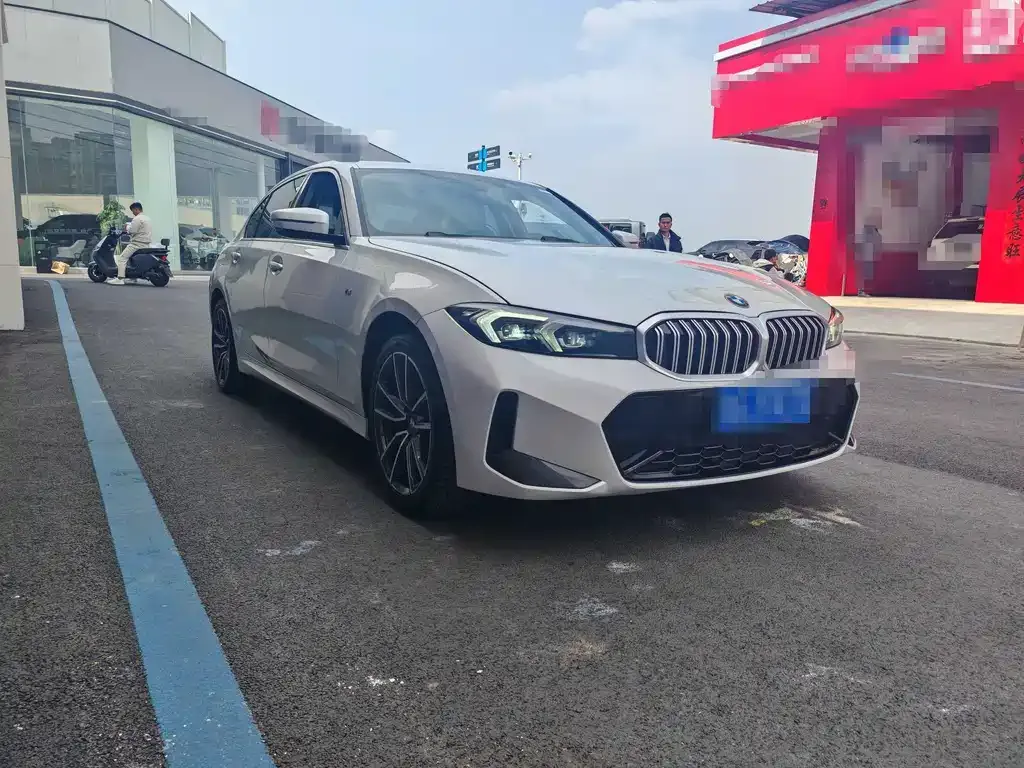 BMW 3 Series 2023 из CN, фото 8